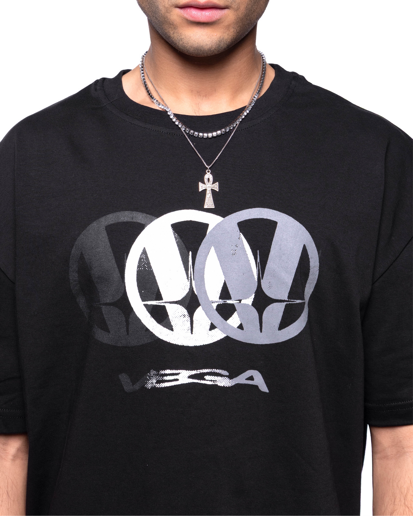 BLACK TRIPLE V TEE