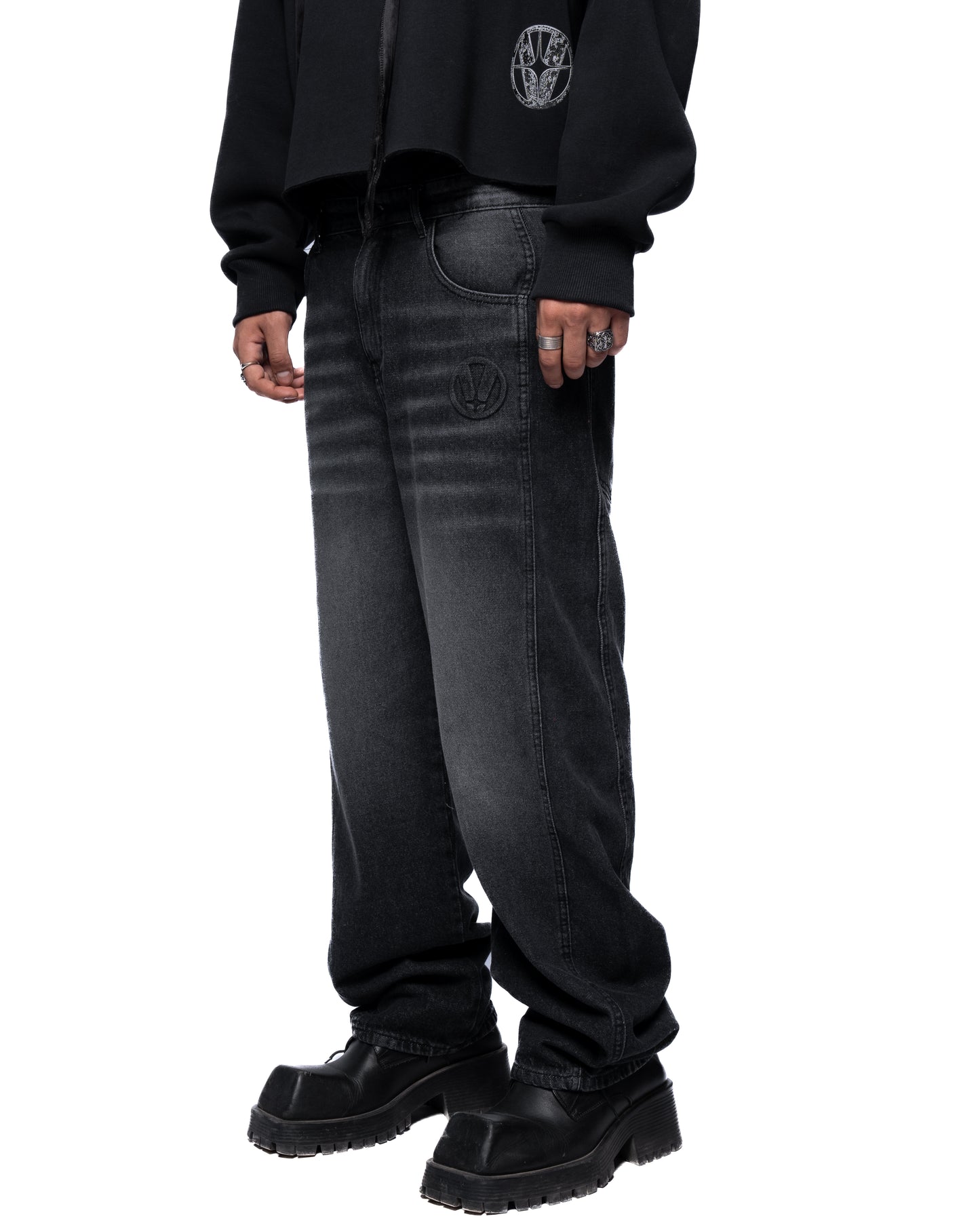BLACK JEANS