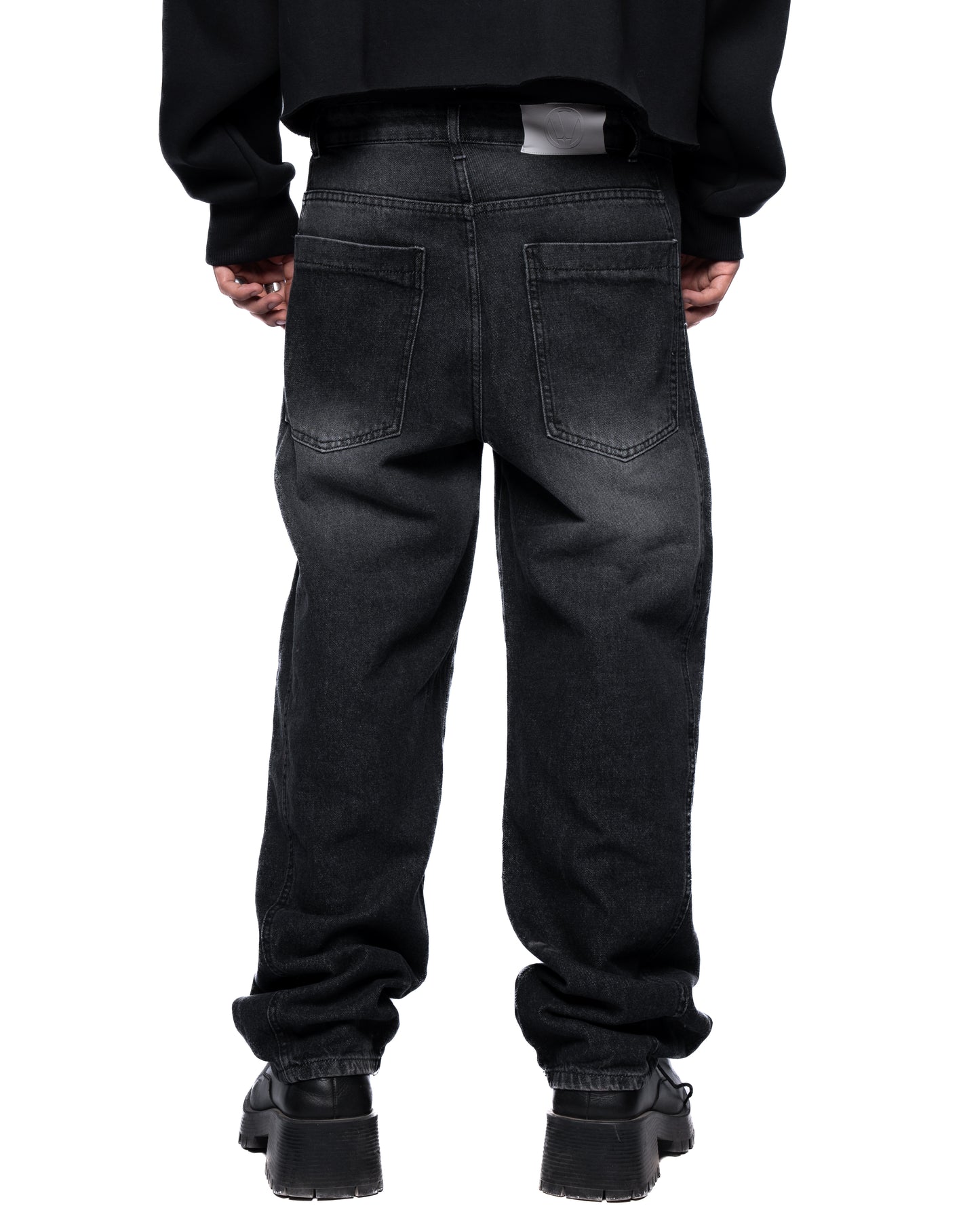 BLACK JEANS