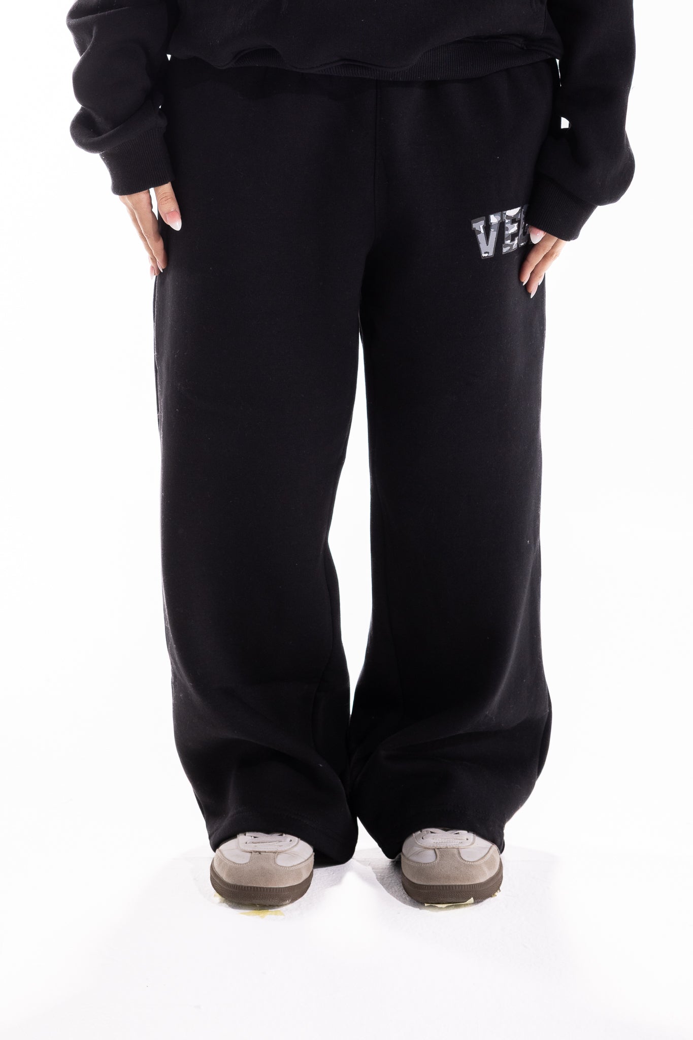 BLACK VARSITY CAMO SWEATPANTS