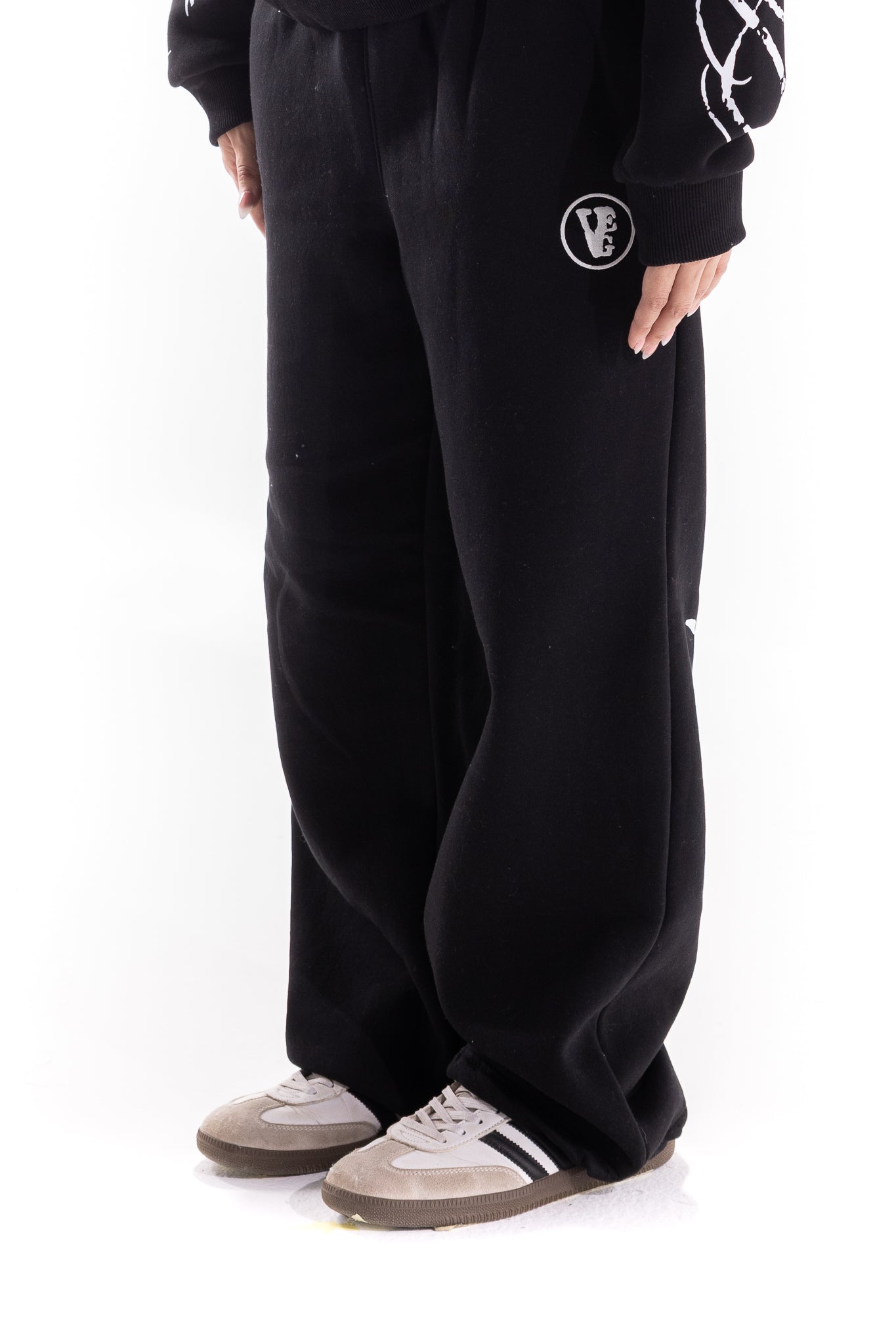 BLACK AUTHENTICS SWEATPANTS