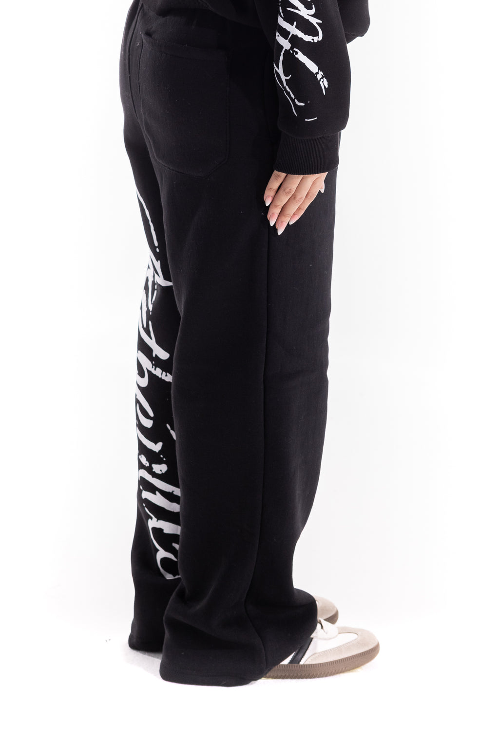 BLACK AUTHENTICS SWEATPANTS