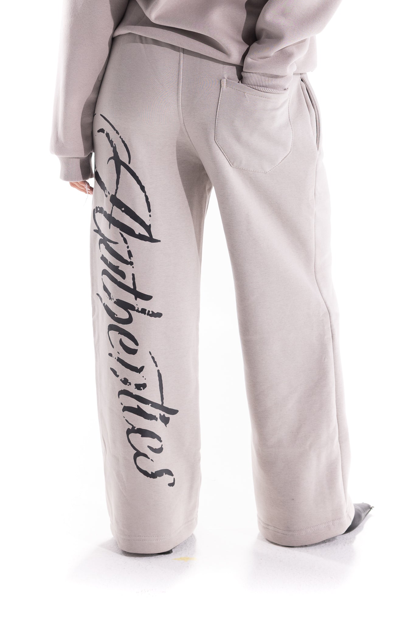 GREY BACK SCRIPT SWEATPANTS