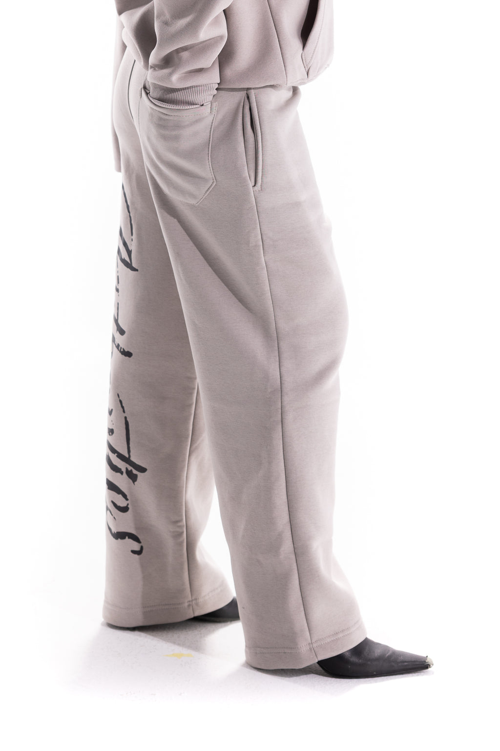 GREY BACK SCRIPT SWEATPANTS