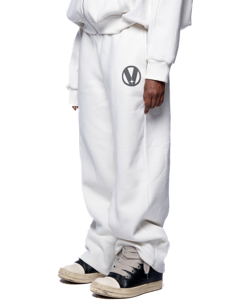 WHITE BASIC SWEATPANTS