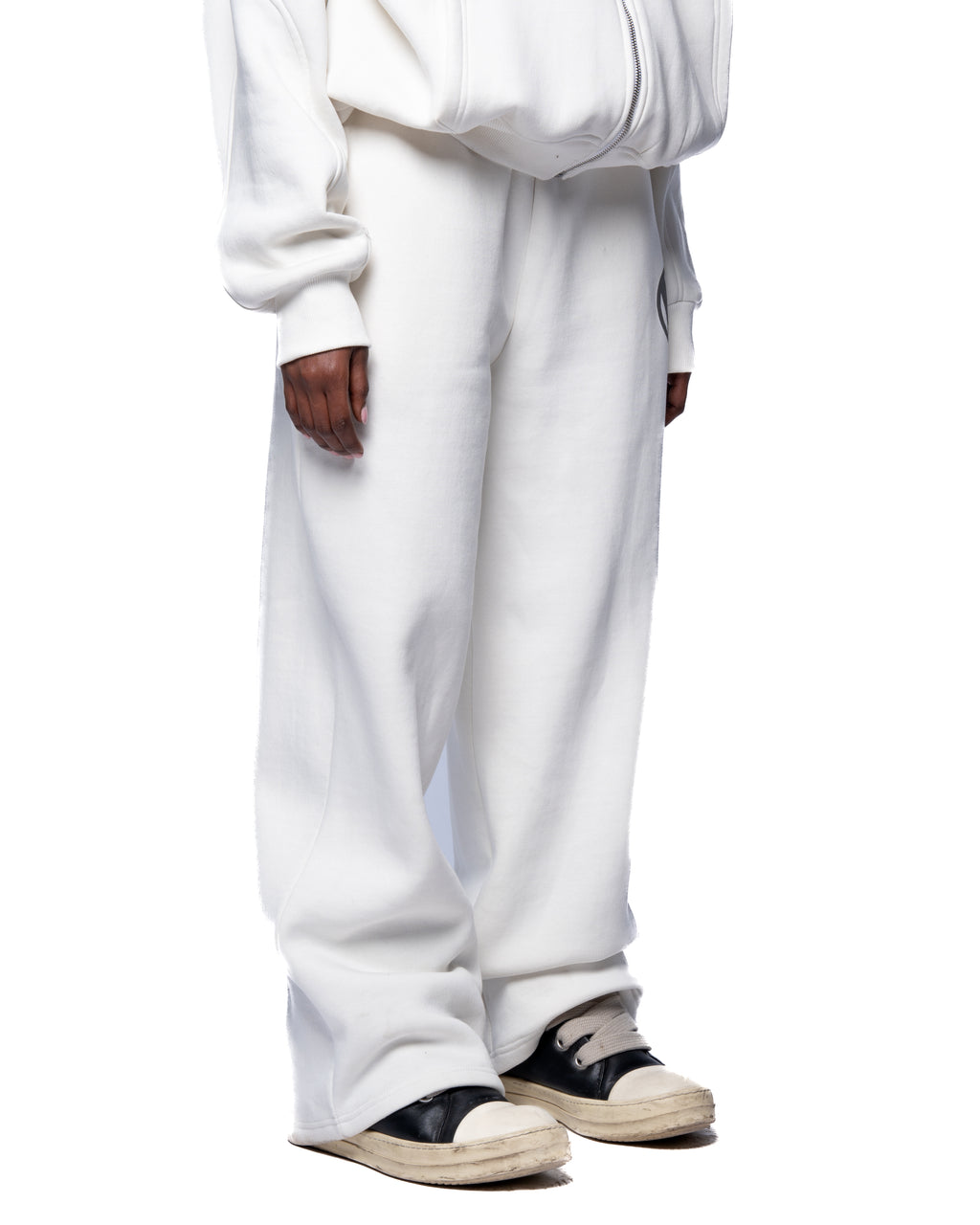 WHITE BASIC SWEATPANTS