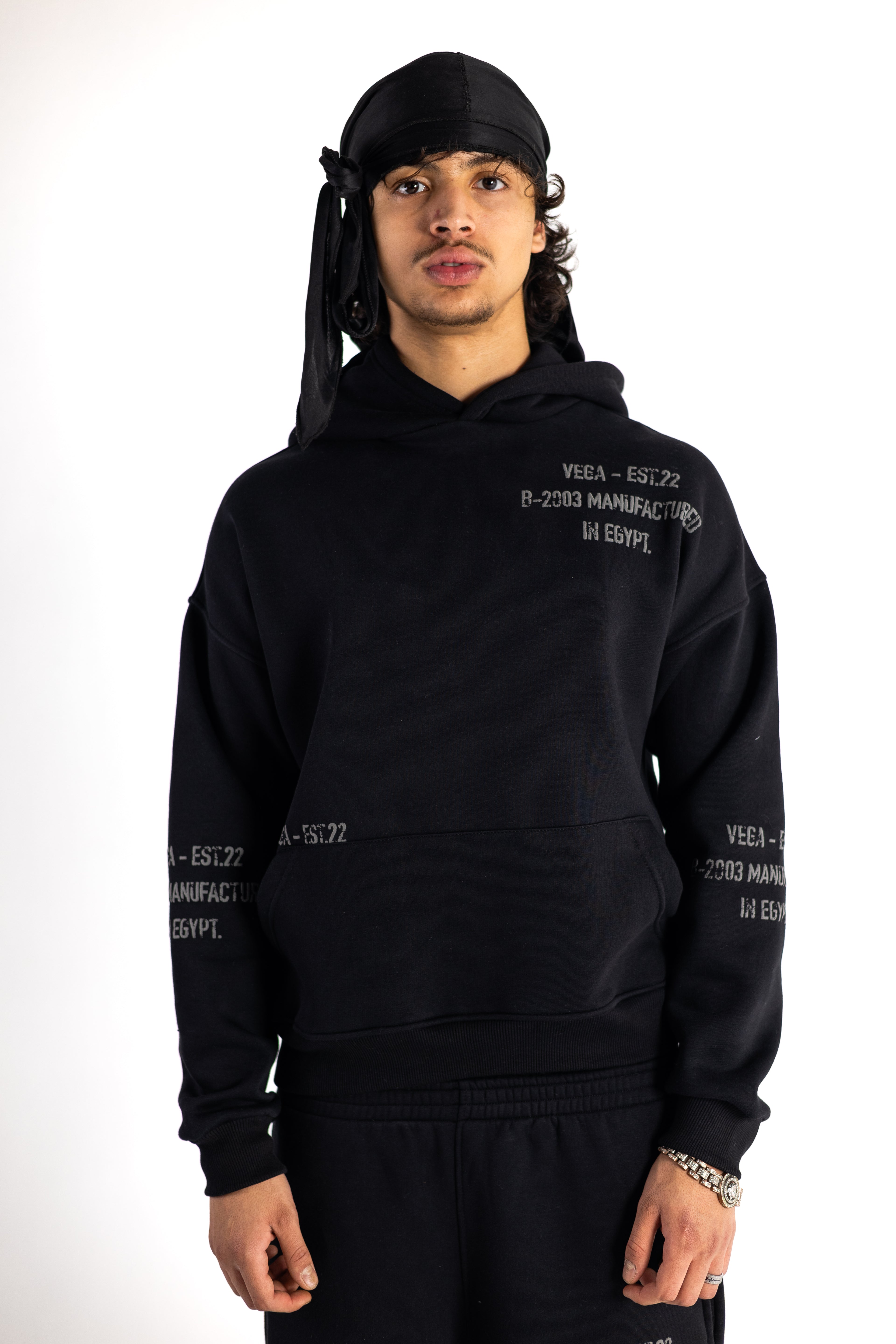 THE BLACK UTILITY HOODIE