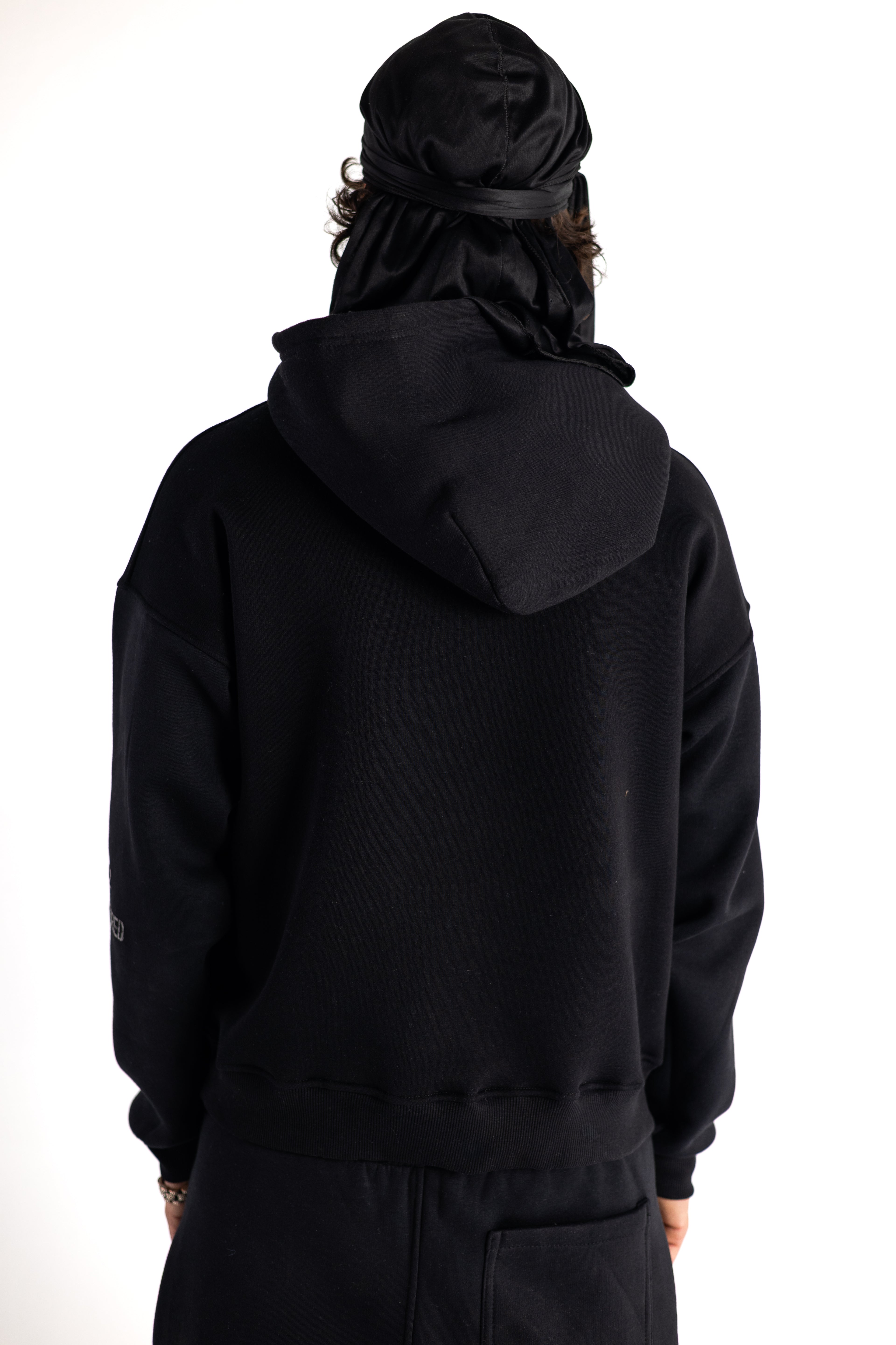 THE BLACK UTILITY HOODIE