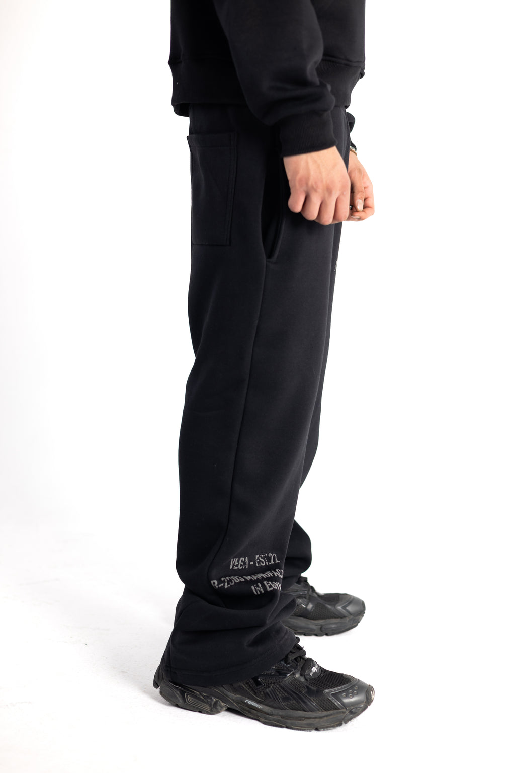 THE UTILITY SWEATPANTS