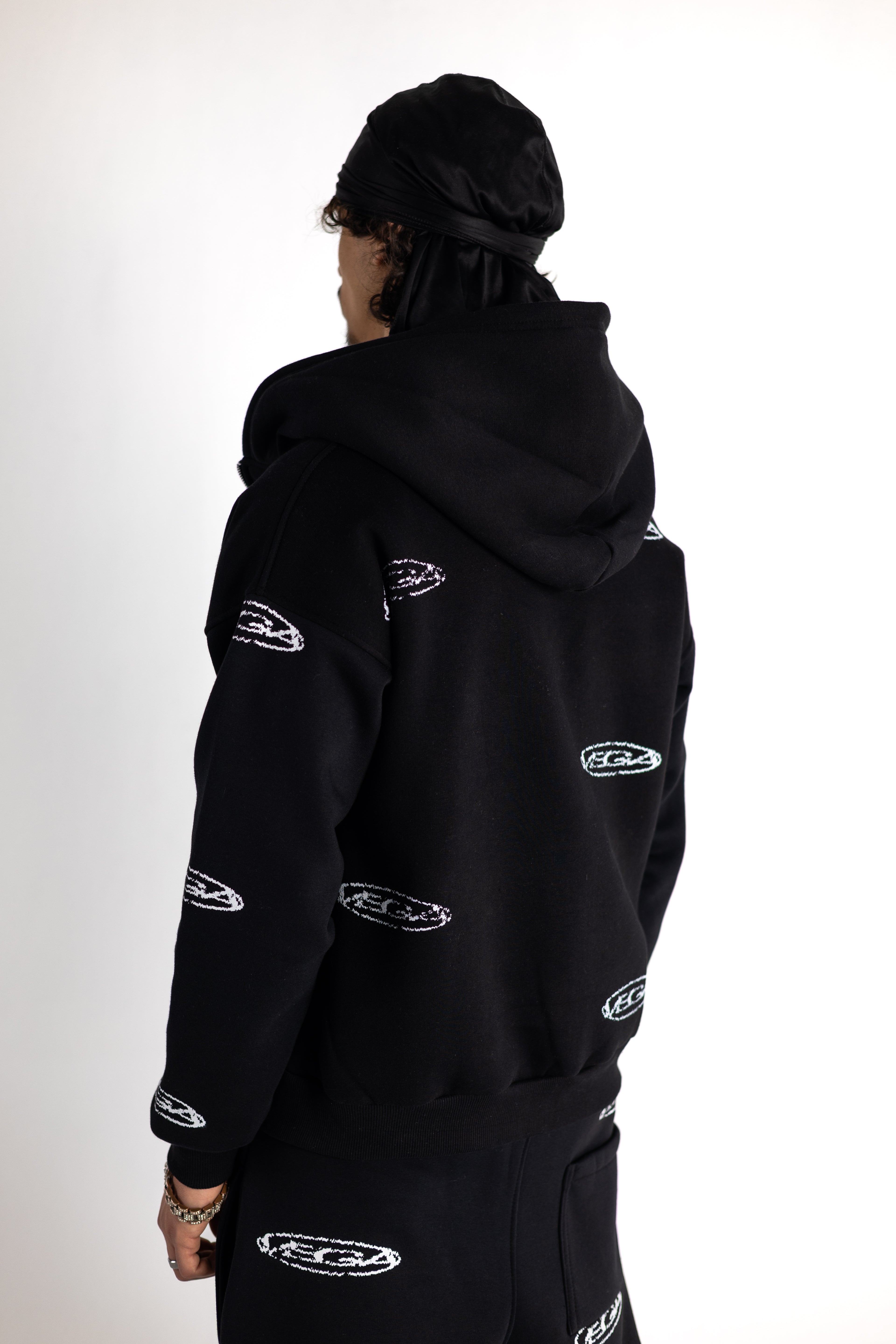 BLACK REPEAT LOGO ZIP UP