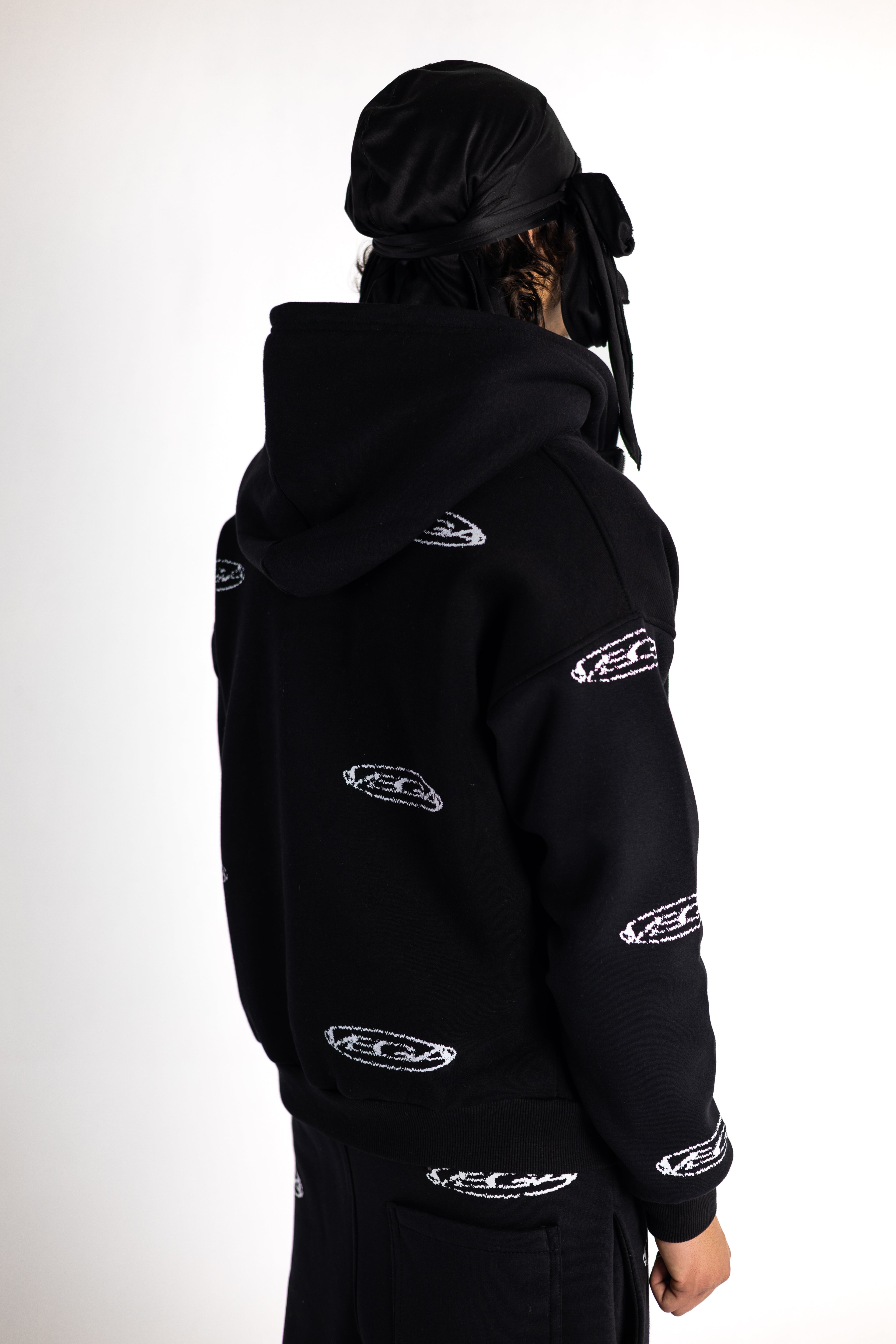 BLACK REPEAT LOGO ZIP UP