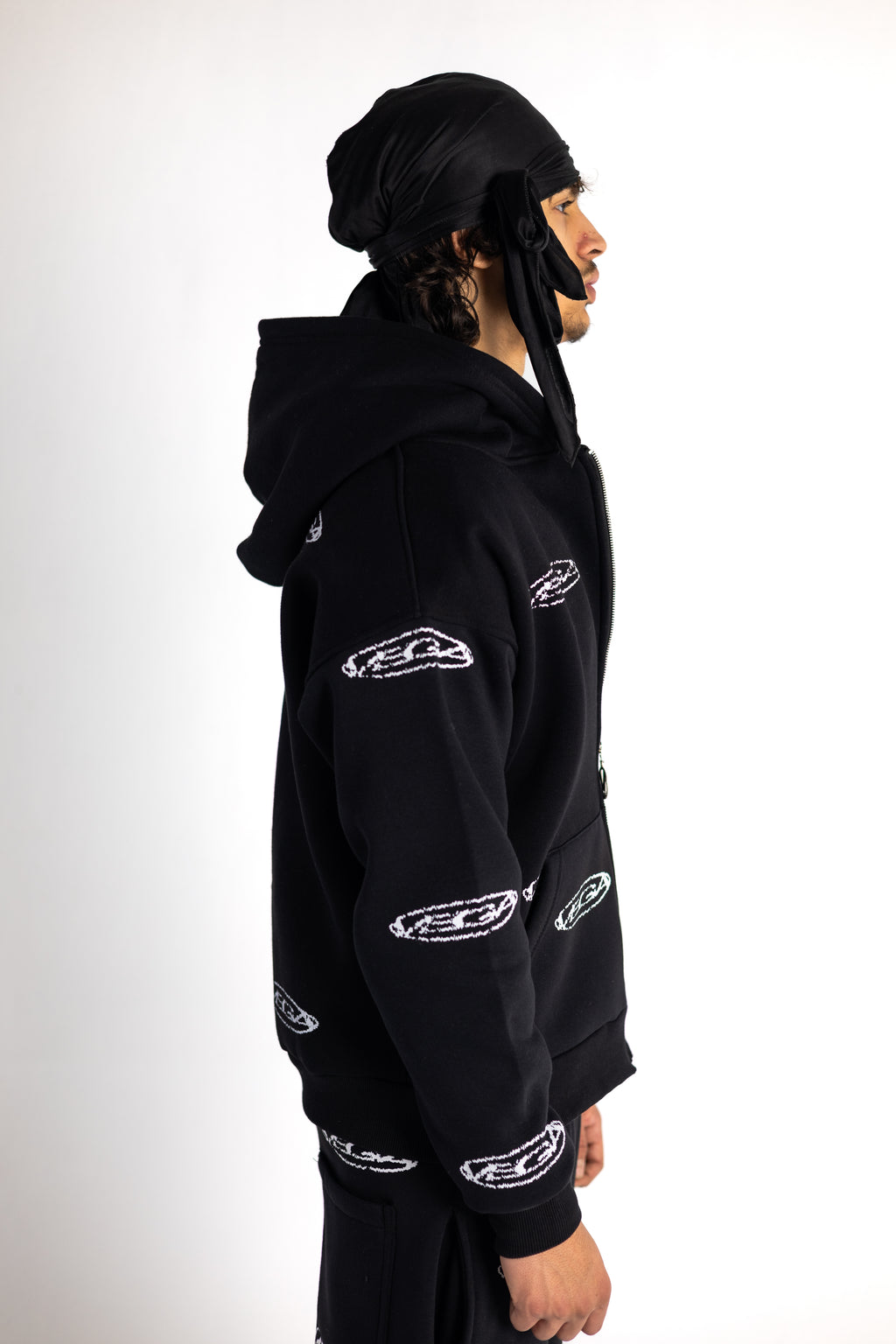 BLACK REPEAT LOGO ZIP UP